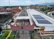 KAI Divre ll Sumbar Pasang PLTS di Stasiun Padang