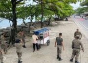 Satpol PP Tertibkan PKL di Trotoar dan Anjal Kota Padang