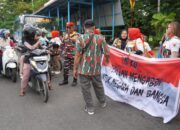 LSM dan Ormas Cinta TNI Kota Padang Aksi Berbagi Takjil