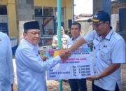 Wali Kota Padang Serahkan Dana Operasional Triwulan