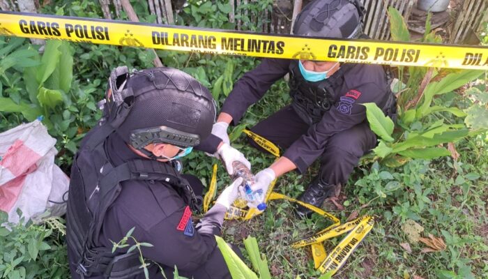 Tim Jibom Brimob Polda Amankan Bom Mortir di 50 Kota