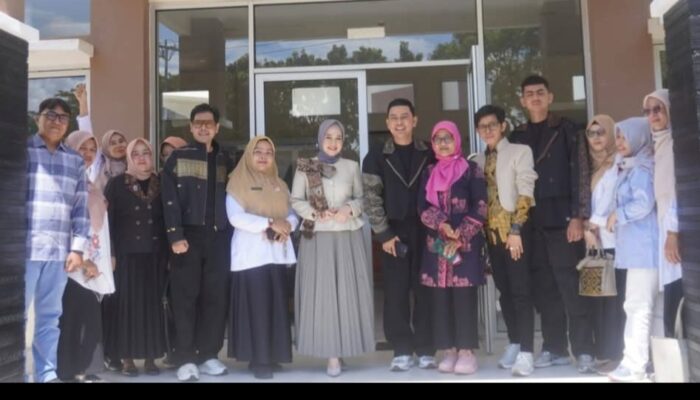 Ketua Dekranasda Padang Dorong Desainer Muda Berkarya di Kancah Global