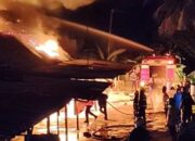 10 Rumah di Asrama Polisi Padang Hangus Dilalap Api