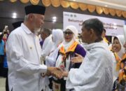 Gubernur Mahyeldi Pesan Jaga Nama Baik Daerah pada Jemaah Haji