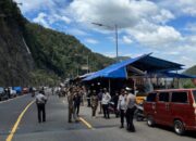 Tim Gabungan Tertibkan PKL dan Parkir Liar di Fly Over Kelok 9