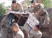 Satpol PP Bongkar Bangli dan Tertibkan PKL di Jalan Adinegoro