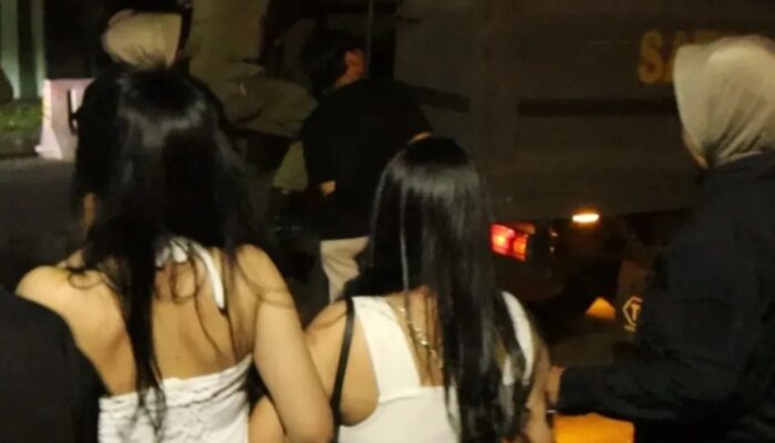 Satpol PP Padang Razia Tempat Hiburan dan Remaja