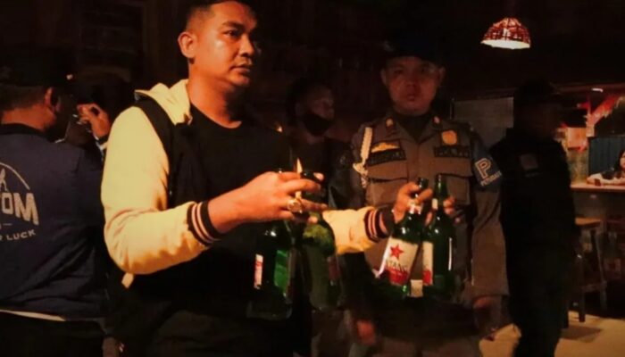 Langgar Ketertiban Umum Satpol PP Padang Tindak Hiburan Malam
