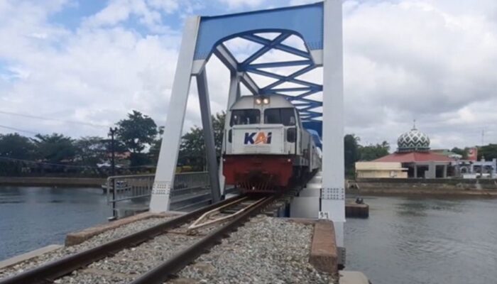 Pariaman Ekspres, Kereta Wisata yang Menyusuri Alam dan Budaya Pesisir