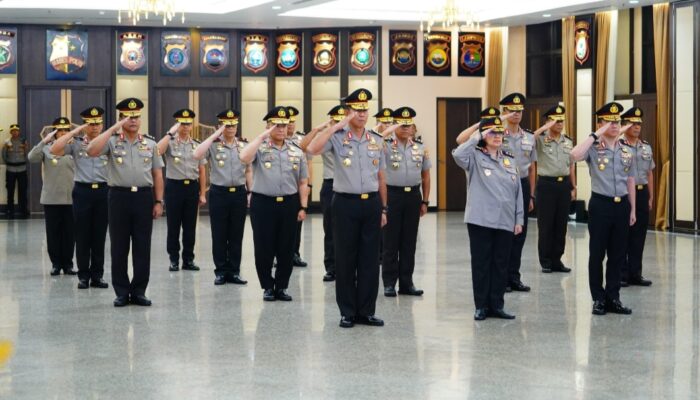 17 Perwira Tinggi Polri Naik Pangkat, Winarto Sandang Bintang Tiga