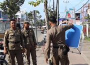 Tertibkan PKL, Satpol PP Padang Lakukan Pengawasan di Pantai