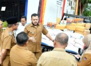 Pemko Padang Salurkan Bantuan Sosial untuk 995 Warga Rentan