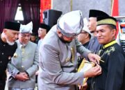12 Tokoh Inspiratif Terima Pin Emas di Hari Jadi Kota Padang ke-356