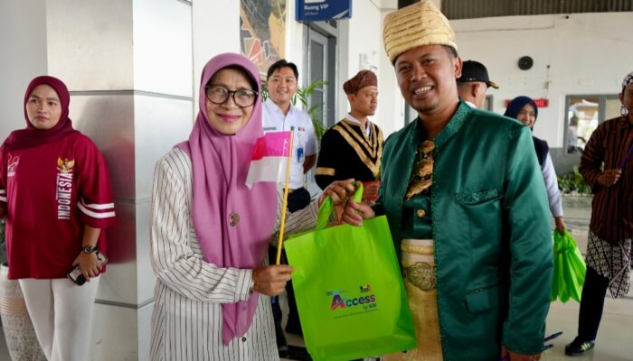 KAI Sumbar Ajak Pelanggan Rayakan HUT ke-80 RI di Atas Kereta Api