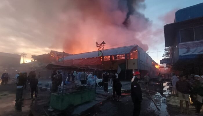 Pasar Kanopi Blok Barat Payakumbuh Terbakar