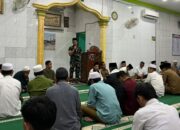 Danrem 032/Wbr Sholat Subuh Berjamaah Bersama Warga Padang