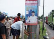 Padang Tertibkan Spanduk dan Baliho Liar