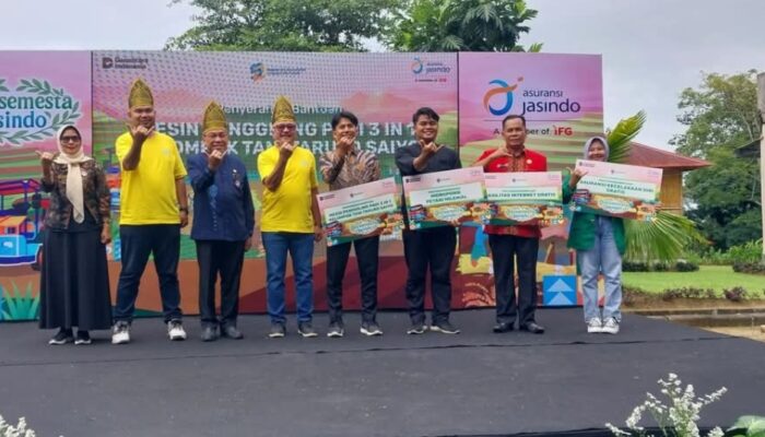 Jasindo Salurkan Bantuan Untuk Petani Milenial Berinovasi