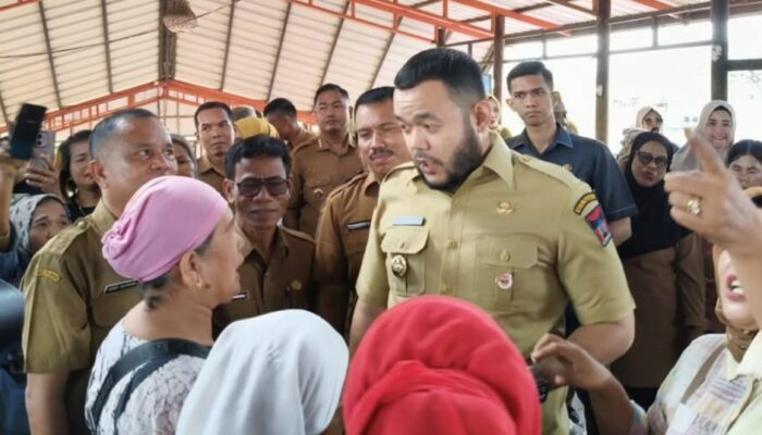 Wako Fadly Amran Dampingi Mentan ke Pasar Lubuk Buaya