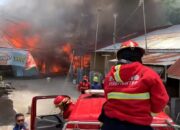 19 Rumah di Padang Selatan Hangus Terbakar, Satu Warga Cedera