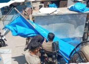 Satpol PP Padang Tertibkan Lapak Pedagang di Atas Fasum