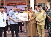Pemko Padang Serahkan Bantuan Alsintan dan Bibit untuk Petani dan KWT