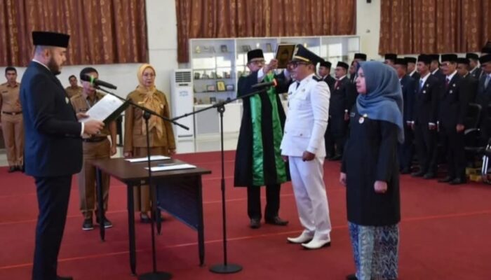 Ratusan Pejabat Pemko Padang Dilantik, dan Dimutasi