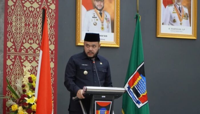Wako Padang Sampaikan Nota Penjelasan Tiga Ranperda Prioritas