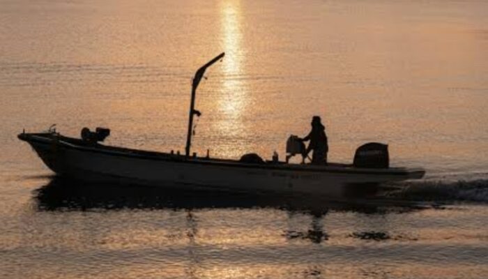 Dua Nelayan Batang Gasan Hilang Kontak di Perairan Tiku