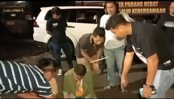 Polresta Padang Tangkap Komplotan Ganjal ATM Puluhan Kartu Bank Disita