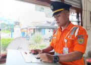 Afrizul, Penjaga Palang Pintu di Perlintasan Kereta Lubuk Buaya