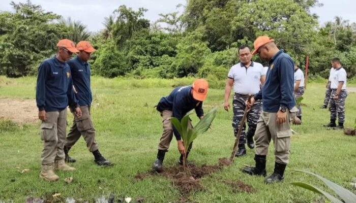 Dukung Kebersihan Pantai Air Manis, Dispar Padang Aksi GWB