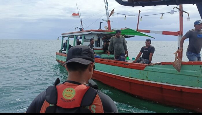 Sempat Hilang di Perairan Pasbar, Seluruh Nelayan Ditemukan Selamat
