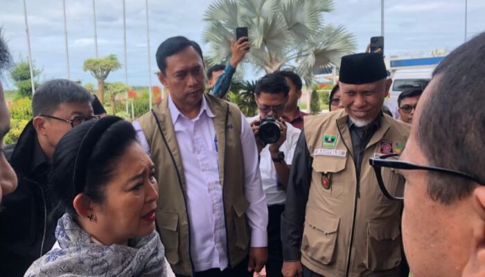 Menko Pangan dan Titiek Suharto Tinjau Lokasi Banjir Bandang di Padang