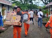 Satpol PP Padang Kerahkan Armada untuk Relokasi Warga Terdampak Banjir