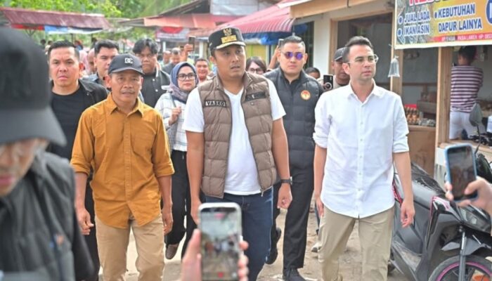 Raffi Ahmad Sumbang Sembako Seharga Rp780 Juta ke Warga Lubuk Alung