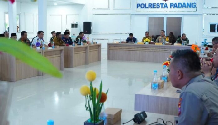 Pemko dan Polresta Padang Bahas Pengamanan Nataru 2025 – 2026