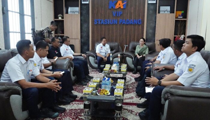 Anggota Komisi VI DPR RI Apresiasi Respons Cepat KAI Sumbar dalam Penanganan Dampak Bencana