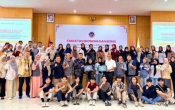 FEB UNP Salurkan Bantuan Pada 80 Mahasiswa Terdampak Bencana