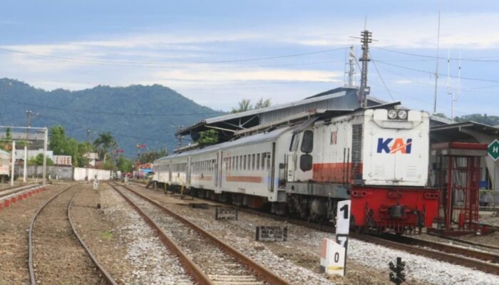Tembus 2 Juta Penumpang, KA Pariaman Ekspres Jadi Kereta Favorit