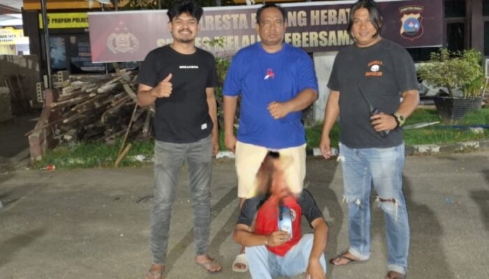 Juru Parkir Curi Ponsel di Musala Pasar Raya Padang Ditangkap