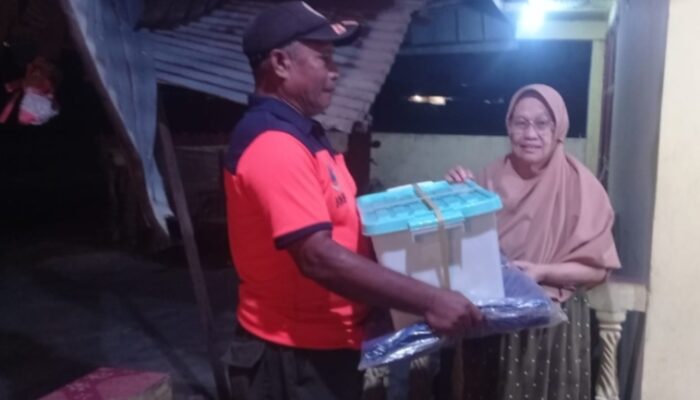 BPBD Kota Padang Bantu Rumah Terdampak Puting Beliung di Lubeg