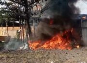 Gudang Pengepul Rongsokan di Padang Terbakar, Satu Pekerja Luka