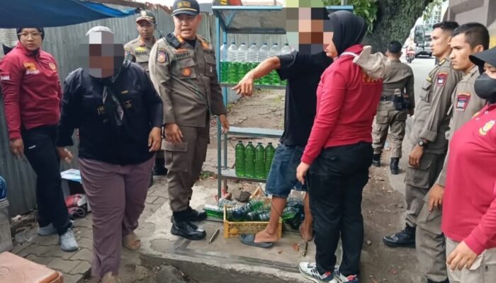 Tegakkan Perda Padang Aman dan Nyaman Pol PP Ingatkan Pelajar dan PKL