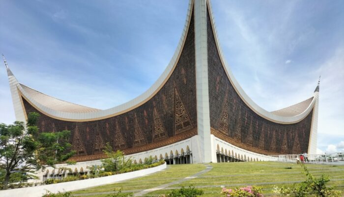 Tiga Bekal Kehidupan Dunia dan Akhirat