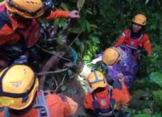 9 Wisatawan Terjebak Banjir di Sarasah Barasok Limapuluh Kota Sumbar