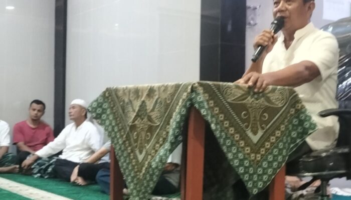 Tarawih Perdana 1447 H, Ratusan Jemaah Padati Masjid Ukhuwah Parupuk Tabing